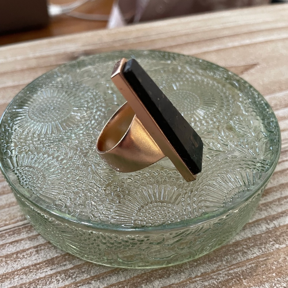 Kendra Rose Gold - Onyx stone fits size 7 hand